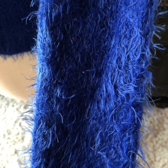 Sweater - Picture 4 of 4